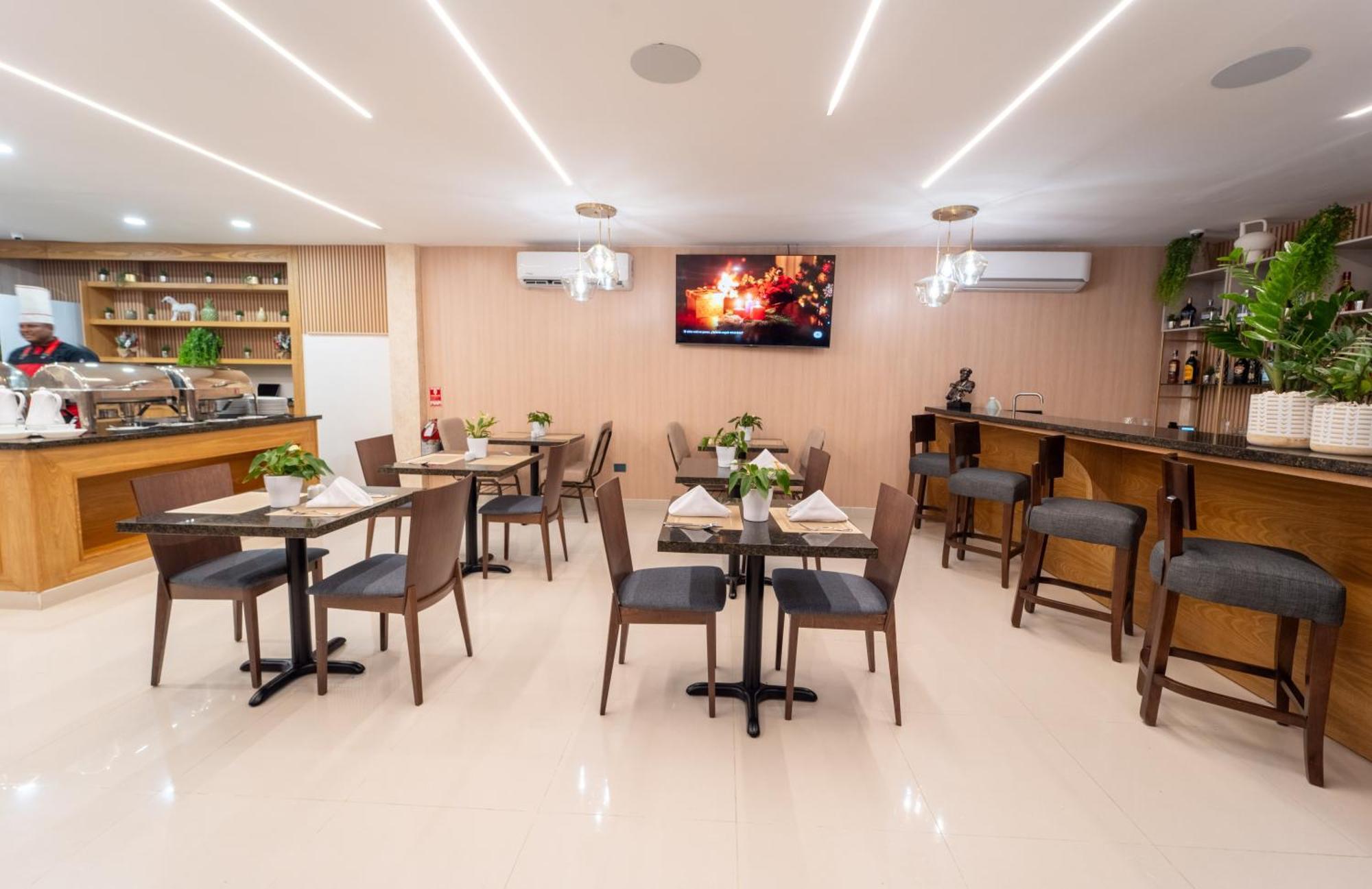 Melina Hotel 이구에이 외부 사진