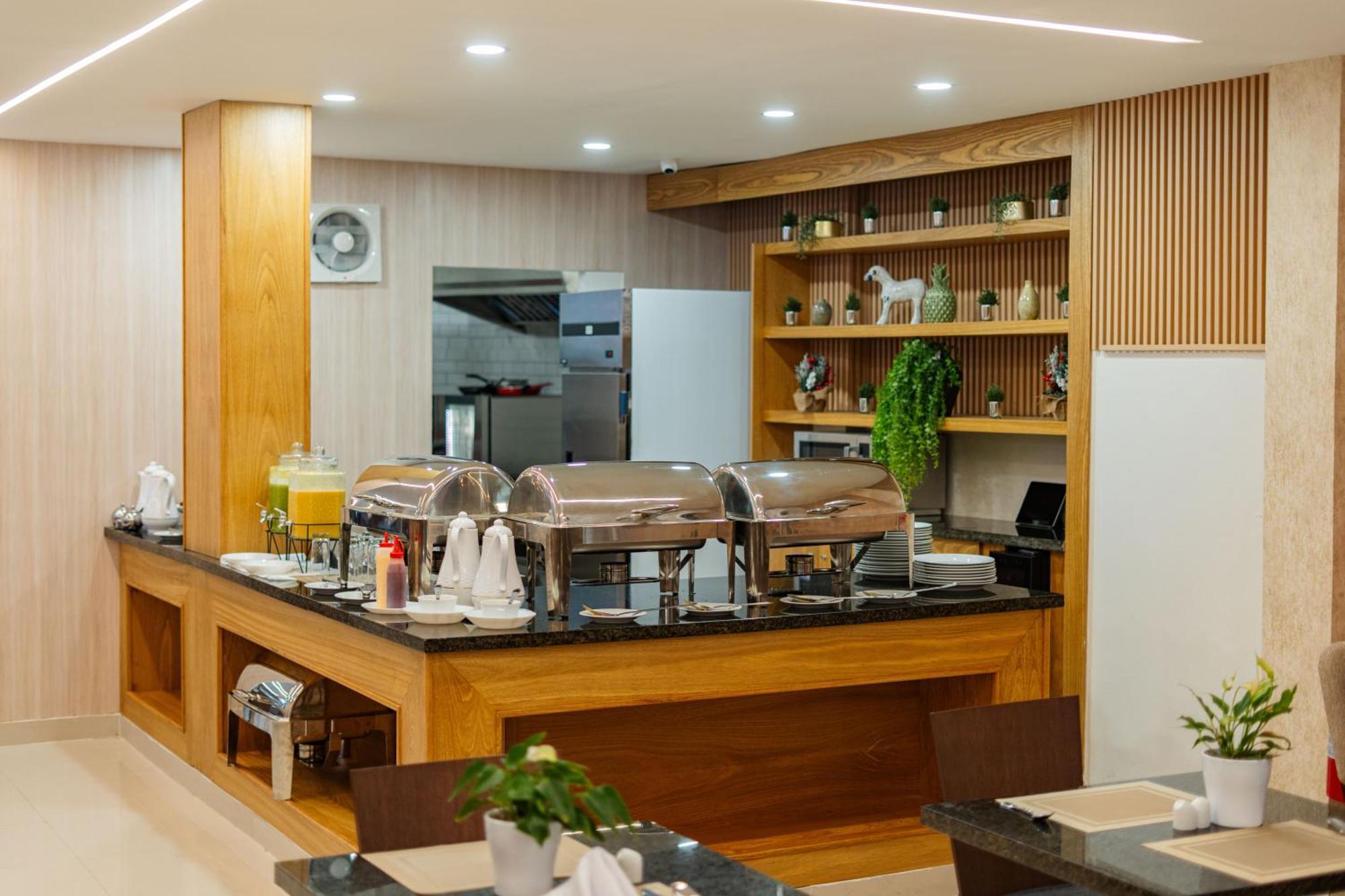 Melina Hotel 이구에이 외부 사진